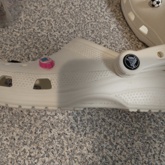 White Crocs (CHARMS NOT INCLUDED) - Picture 4 of 7